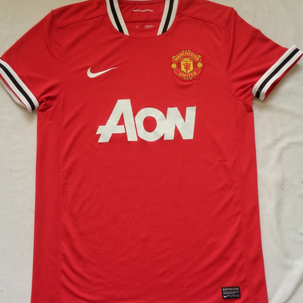 Manchester United 2011-2012 AON Home Jersey Shirt